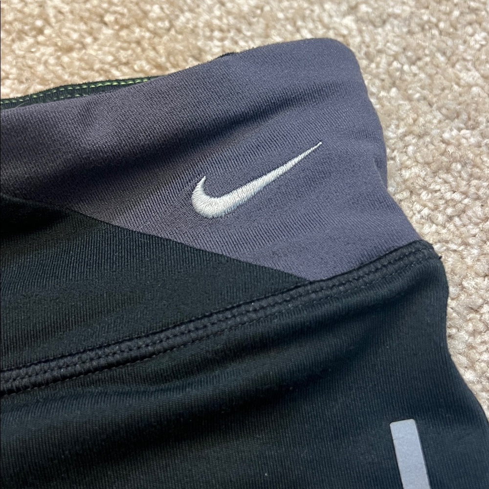 Nike Women's Black and Dark Gray Athletic Running Shorts Size XS - Picture 4 of 6